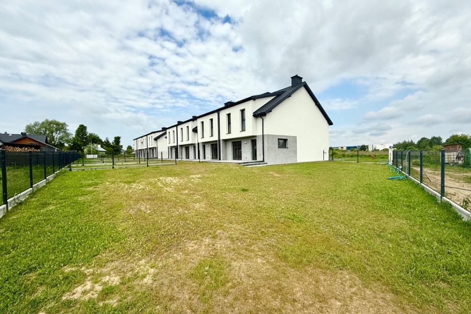 Gotowa skrajna szeregówka 113 m2- działka 6.75 ar.