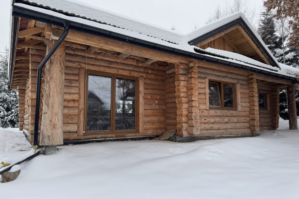 Klimatyczny dom z bali, duża działka