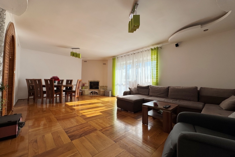 Komfortowy dom z dużym garażem - blisko Rzeszowa