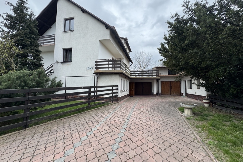 3-kondygnacyjny dom wolnostojący- Łańcut