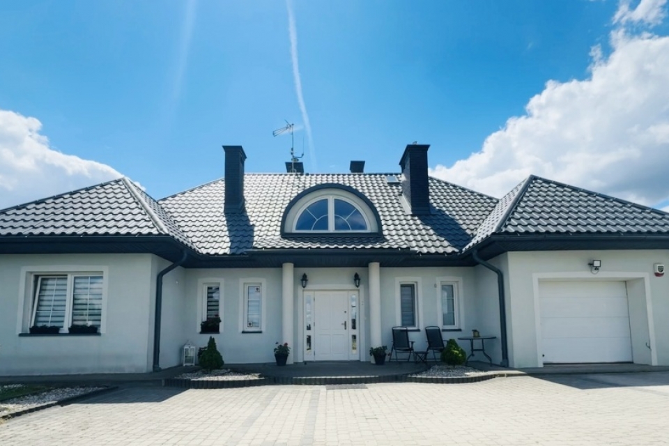 Dom|15ar działki|Garaż w bryle|Pełne wyposażene
