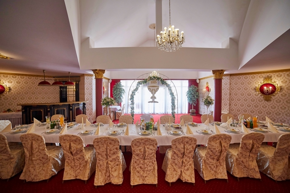 Hotel na sprzedaż - funkcjonujący biznes