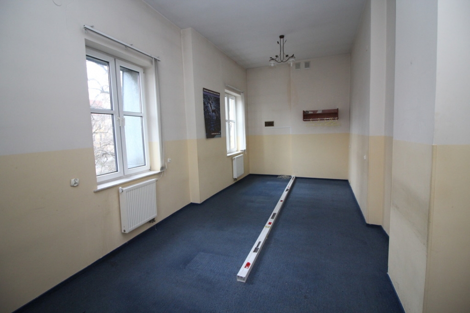 Kamienica7 pokoi biurowych 120m2al.Pod Kasztanami