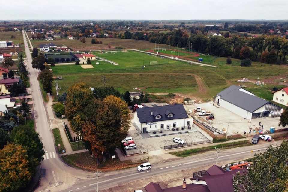 Budynek usługowo-handlowy / restauracja