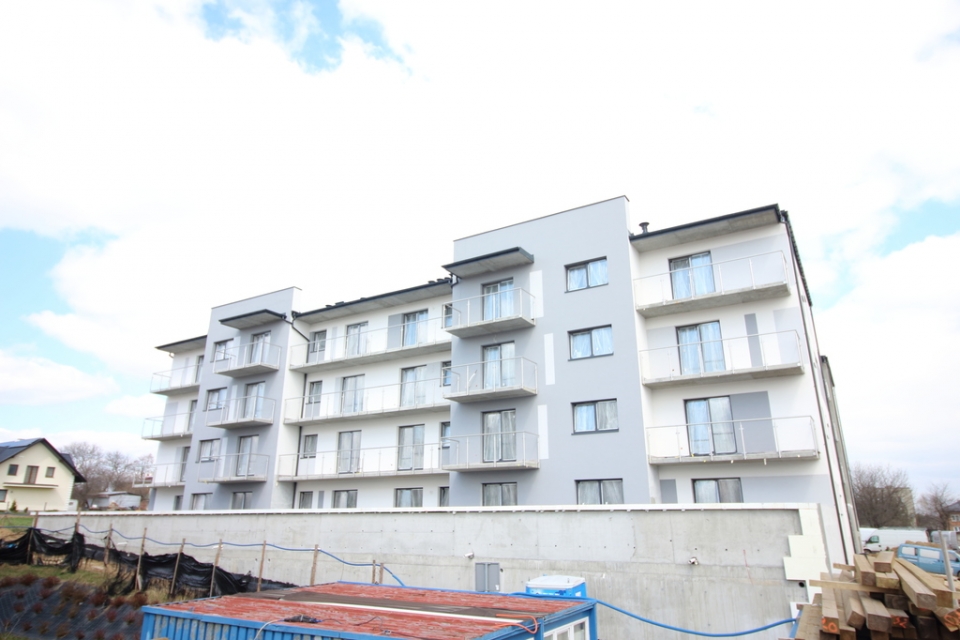 Miejsce postojowe i komórka w cenie. Duży balkon