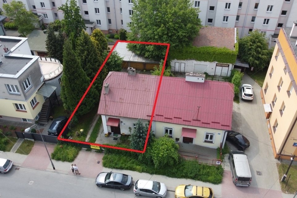 Inwestycyjnie dom w ścisłym centrum koło ZUS